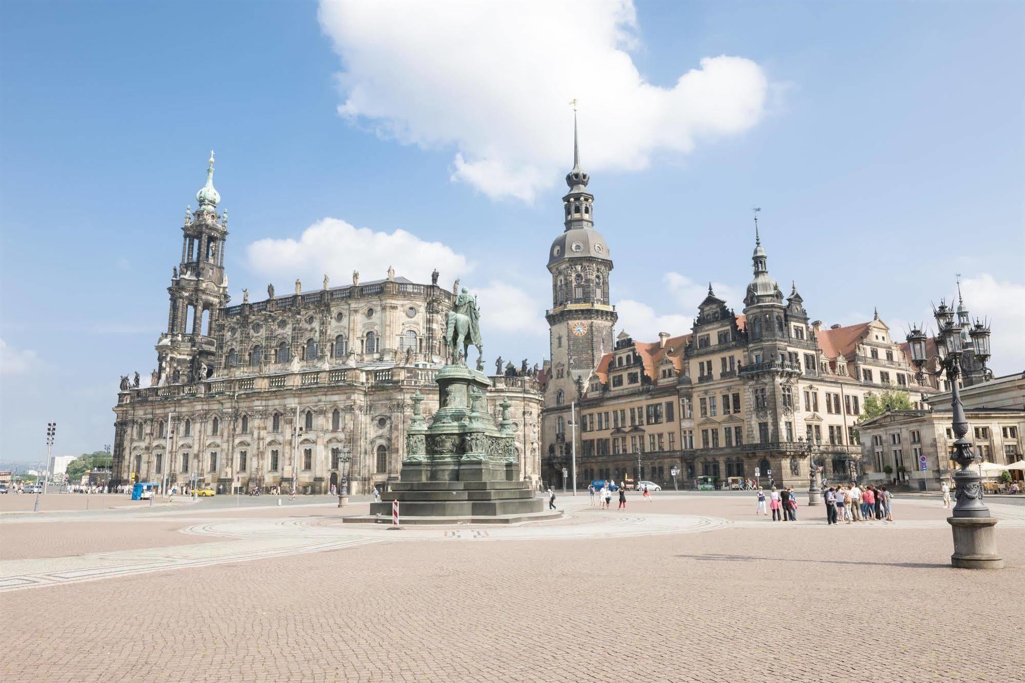 Dorint Hotel Dresden Bagian luar foto